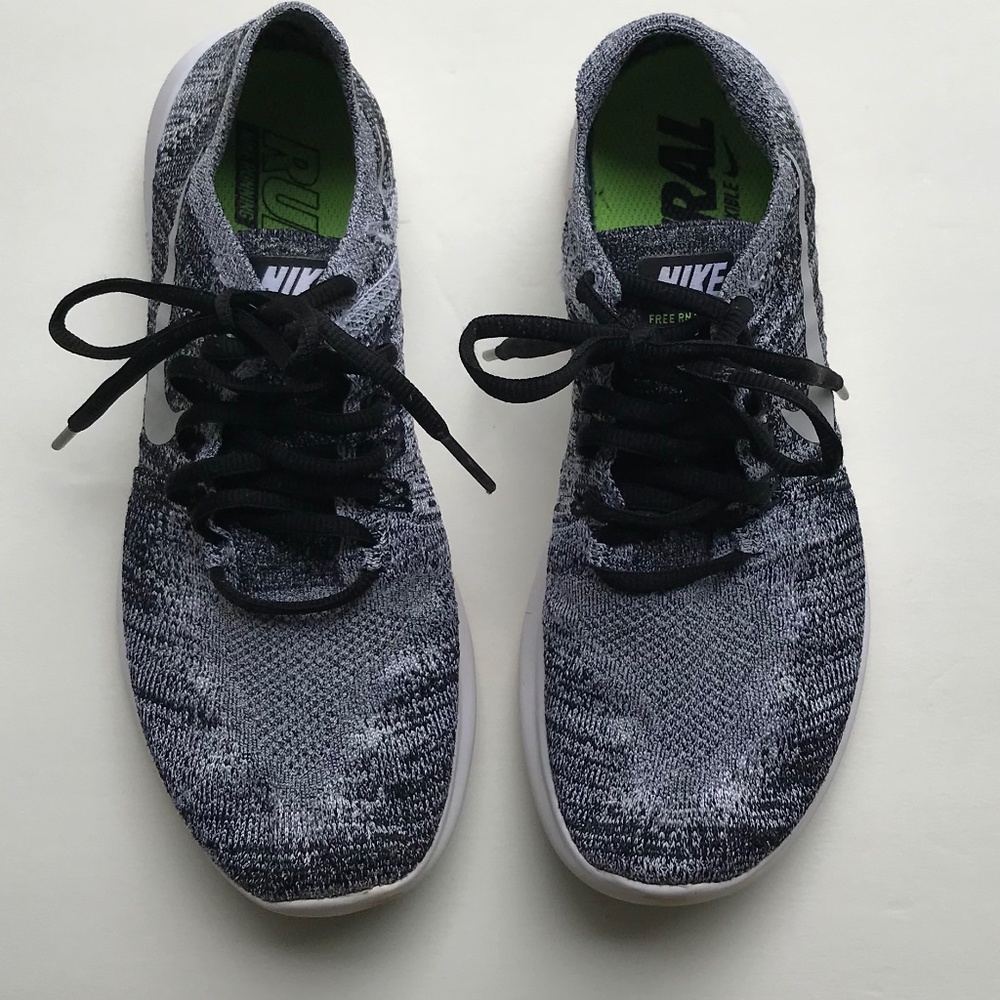 Nike Women’s Size 7 Black White Free Flyknit Running Sneakers - Picture 4 of 6